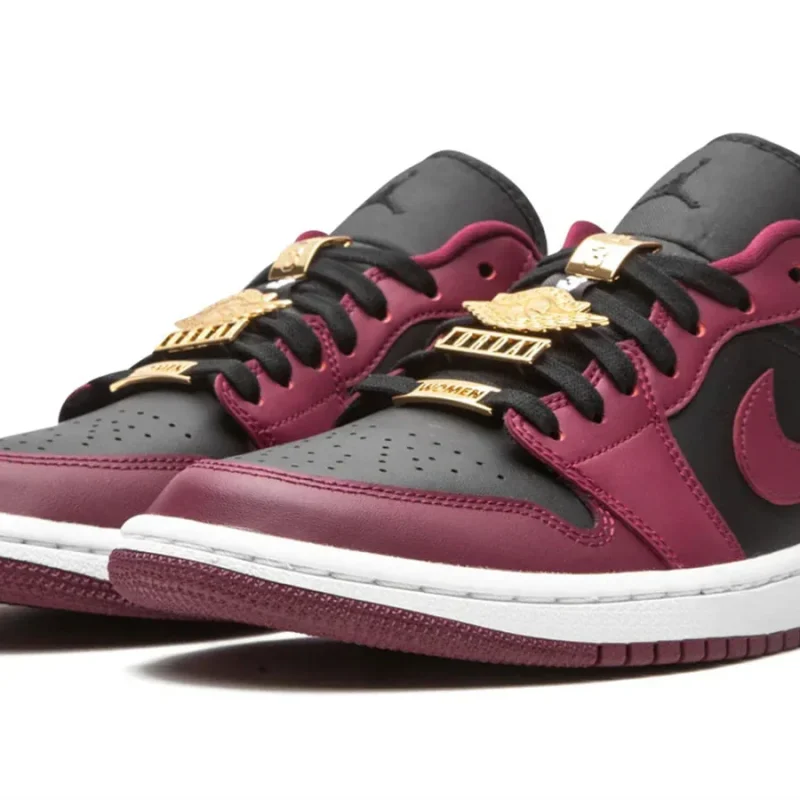 AIR JORDAN 1 Low SE Women's Sneakers - Beetroot